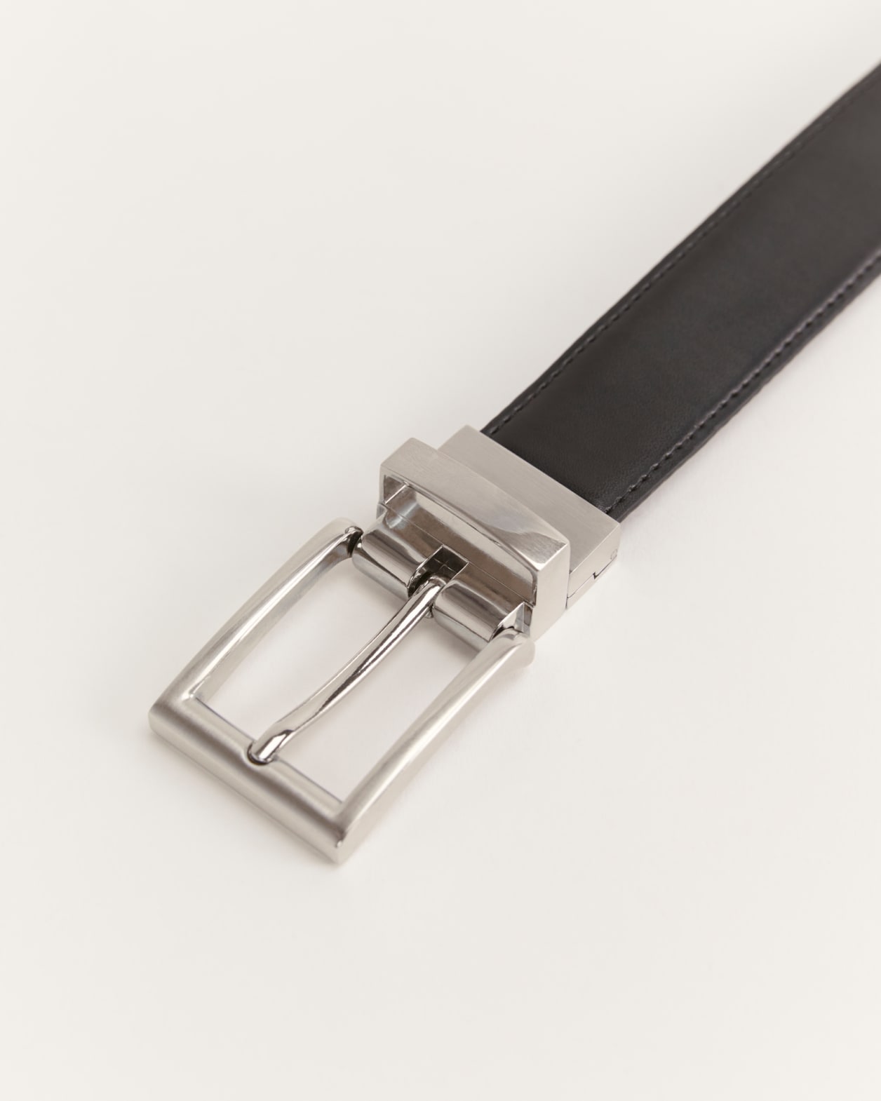 Leather Reversible Belt in BLACK/BROWN