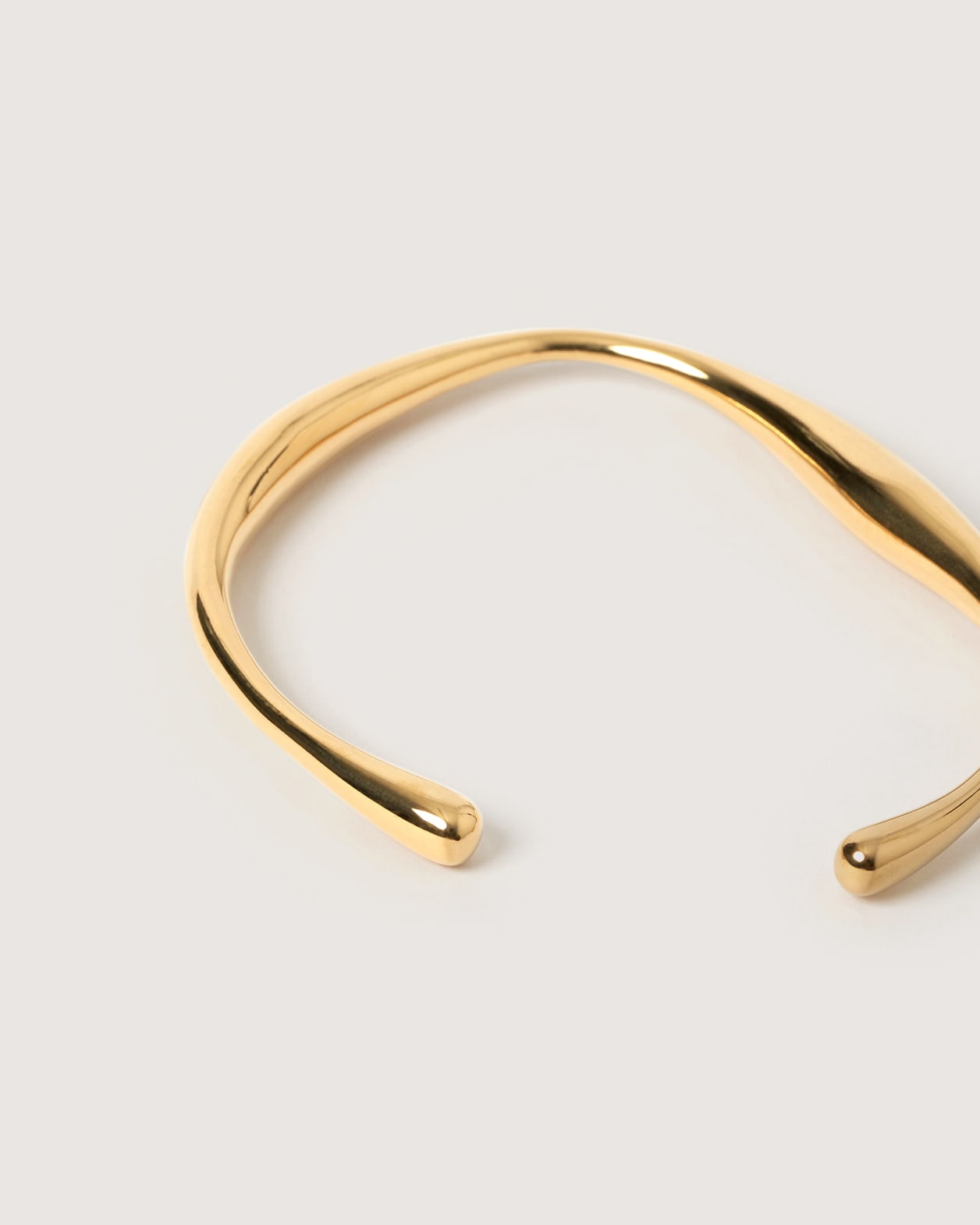Arms Of Eve Maddison Cuff in GOLD