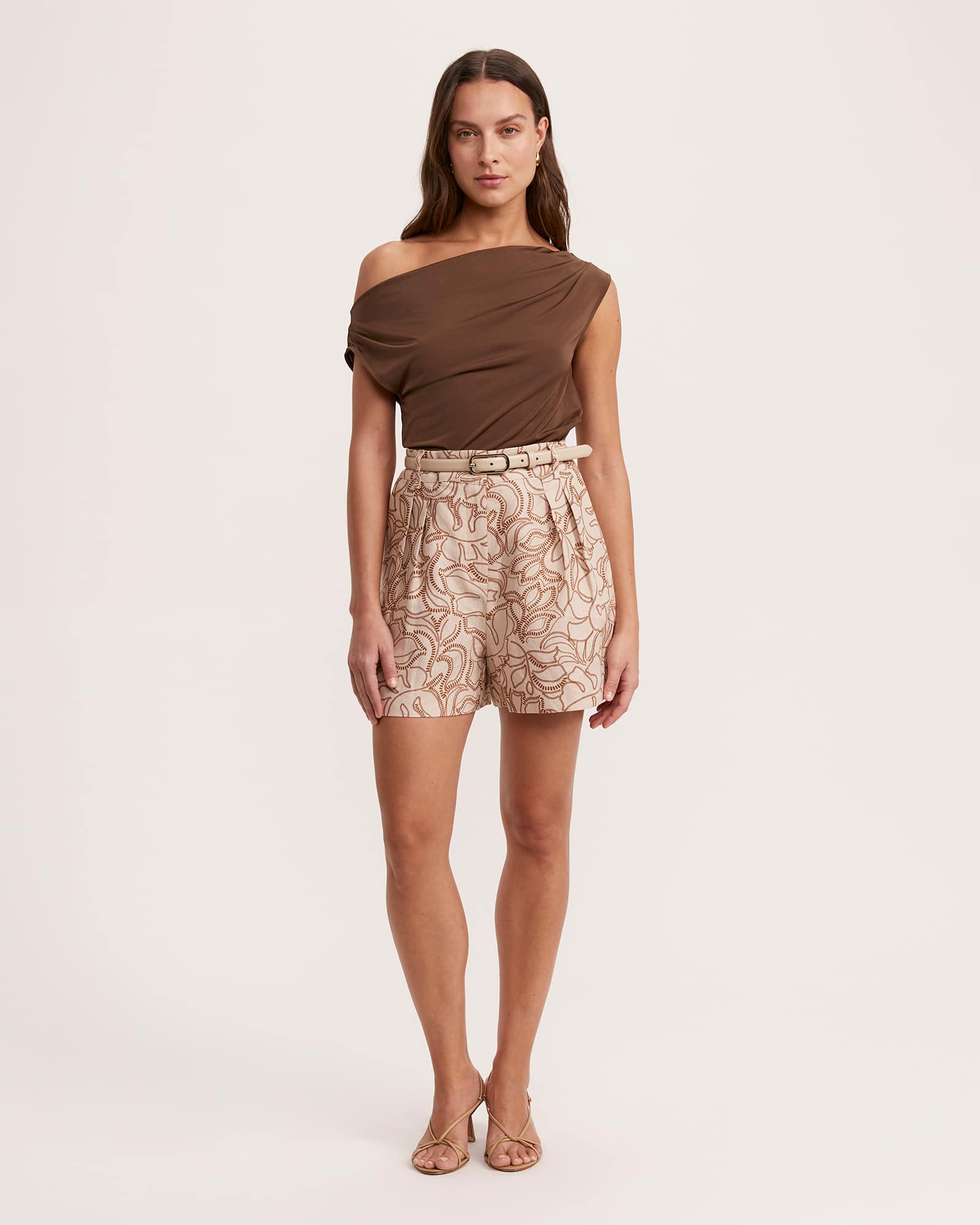 Juni Linen Pleat Front Short